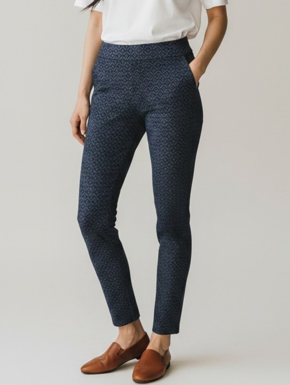 Margaret M Slimming Pants Womens M Black Blue Geometric Pull On Stretch